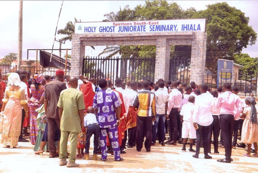 THE OFFICIAL OPENING OF HOLY GHOST JUNIORATE, IHALA AS THE SPIRITAN MISSIONARY MINOR SEMINARY IN NIGERIA.